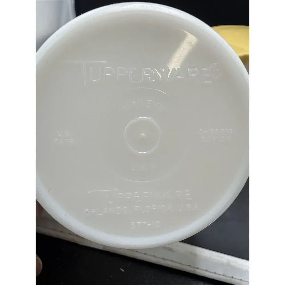 Vintage Tupperware Milk Jug w/ Flip Top Lids 574-12 577-10 Set of 2 USA